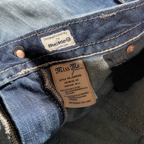 Y2K Miss Me Embellished Dark Wash Denim Capri Pants - Picture 5 of 8